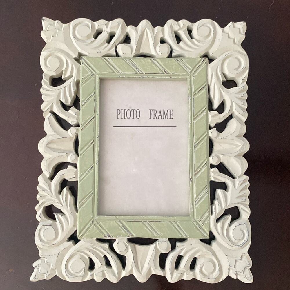 Vintage pier 1 cream sage green chalk painted wood swirl 4X6 photograph frame